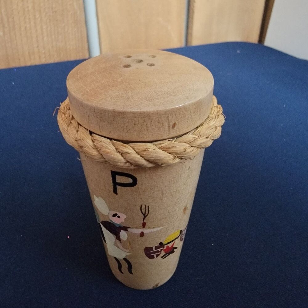 Pepper Shaker Folk Art Wood Rope Handle Chef Painted 4 In Tall